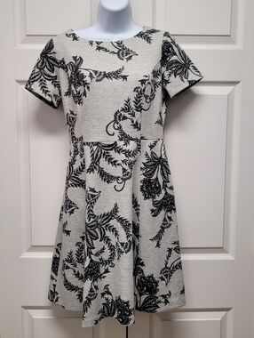 Vince Camuto Black and Gray Floral Fit & Flare Dress, Size 4